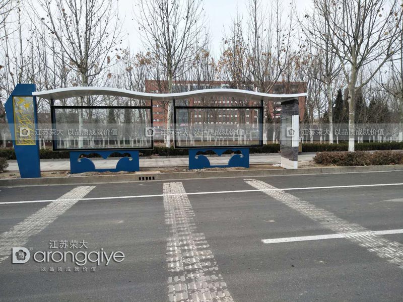 貴陽(yáng)公交候車亭安裝實(shí)物圖