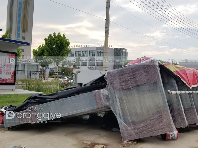 鄭州公交候車亭配套側牌發(fā)貨案例